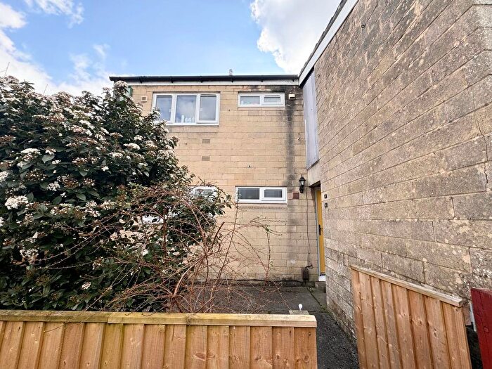 2 Bedroom Flat To Rent In Loxton Drive, Twerton, Bath, BA2
