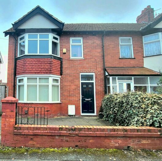 3 Bedroom Semi-Detached House To Rent In Kingswood Road, M14