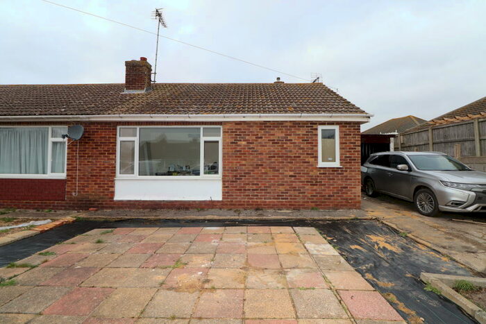 2 Bedroom Bungalow To Rent In Credon Close, Clacton-On-Sea, CO15