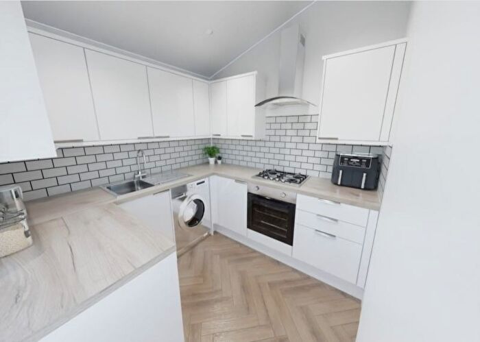 6 Bedroom Terraced House To Rent In Hartley Grove, Woodhouse, Leeds, LS6