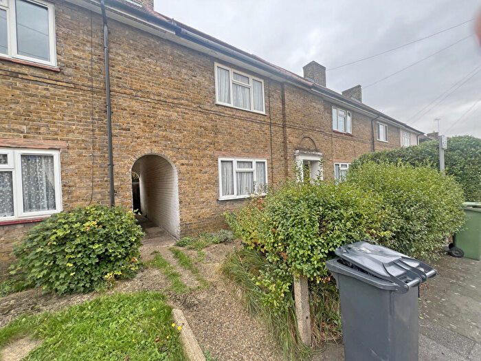 2 Bedroom Terraced House For Sale In Chittys Lane, Dagenham, Essex, RM8