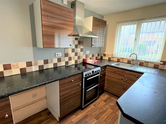 1 Bedroom Flat To Rent In Wardleworth Way, Wellington, TA21
