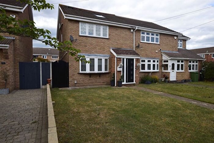 4 Bedroom Semi-Detached House For Sale In Leconfield Walk, Hornchurch, RM12