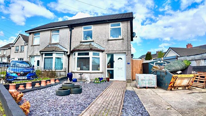 3 Bedroom Semi-Detached House For Sale In Penybryn Avenue, Cefn Fforest, NP12