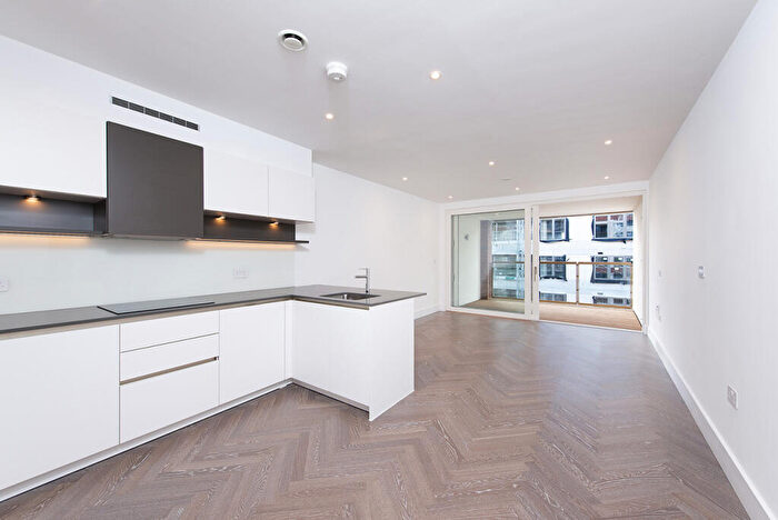 2 Bedroom Flat For Sale In London Square, Sterling Way, Islington, N7