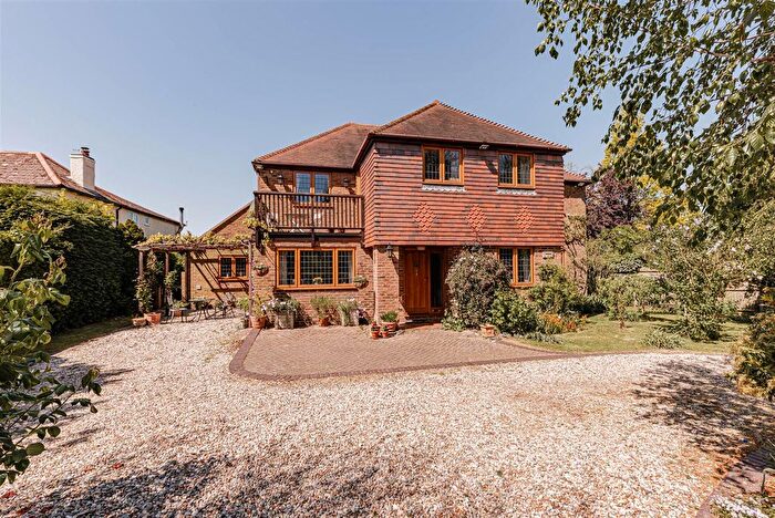 4 Bedroom Detached House For Sale In Sheerwater Road, Elmstone, Canterbury, CT3