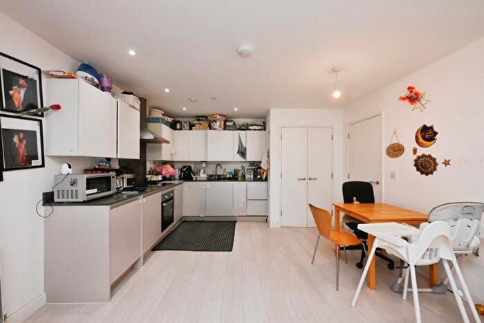 1 Bedroom Flat For Sale In Wych Elm, Harlow, CM20