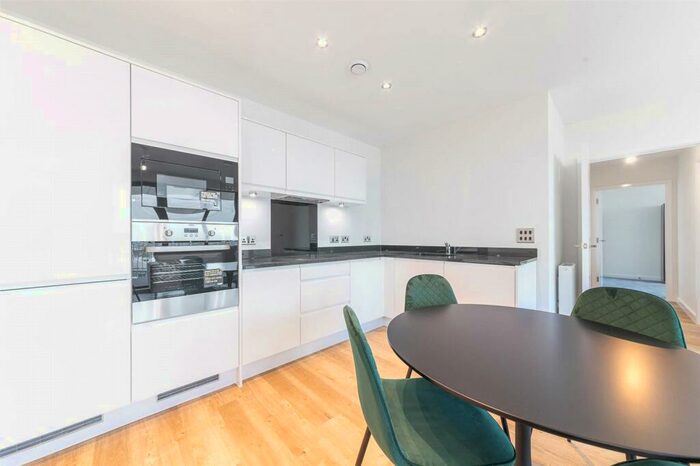 2 Bedroom Apartment To Rent In Lakeside Drive, London, NW10