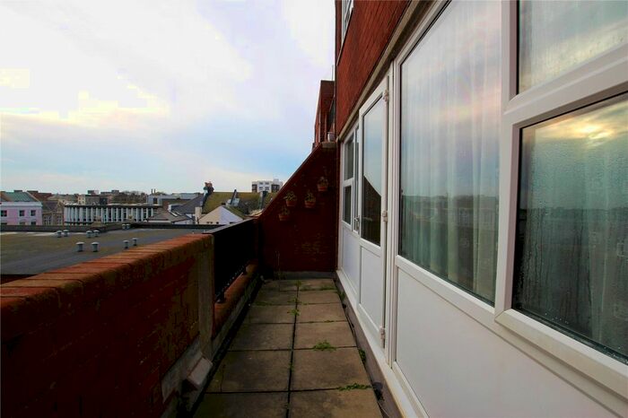1 Bedroom Flat To Rent In Guildbourne Court, Guildbourne Centre, Worthing, BN11