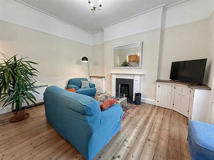 1 Bedroom Flat For Sale In Woodlane Crescent, Falmouth, TR11