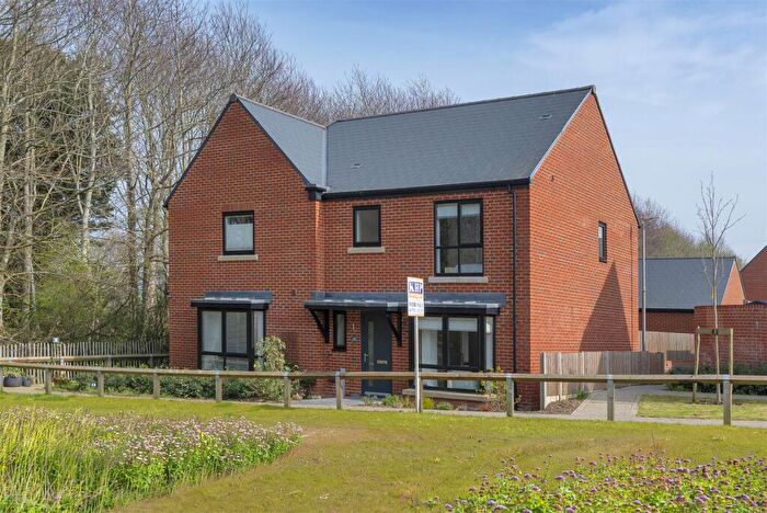 3 Bedroom Semi-Detached House For Sale In Park Drive, Kings Hill, ME19