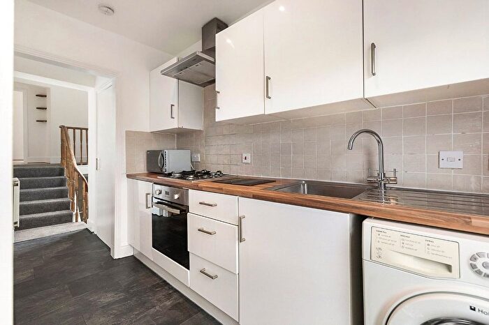 2 Bedroom Flat For Sale In Selhurst Road, London, SE25