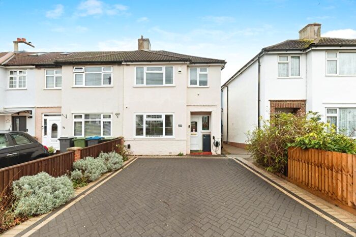3 Bedroom End Of Terrace House For Sale In Roebuck Road, Chessington, KT9
