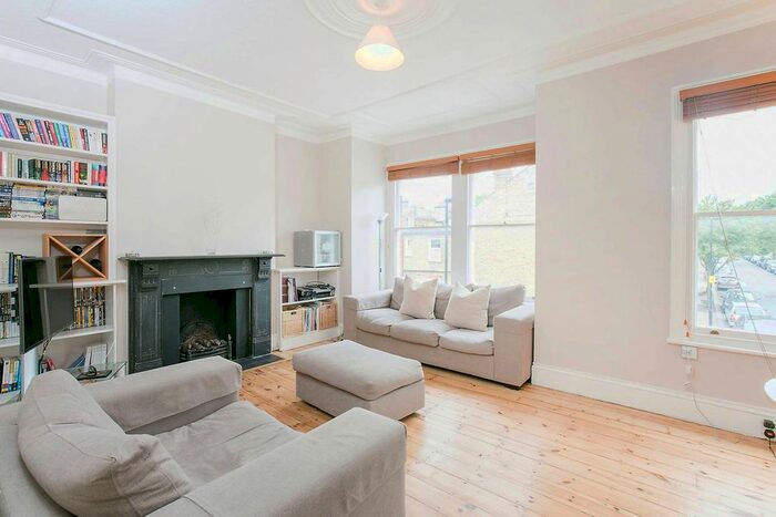 3 Bedroom Flat To Rent In Klea Avenue, Abbeville Village, London, SW4