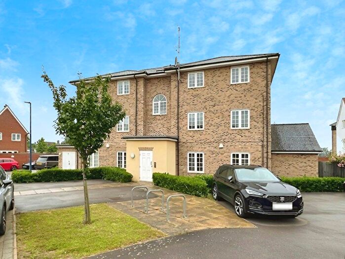 2 Bedroom Flat To Rent In Lakeside Way, Wixams, MK42