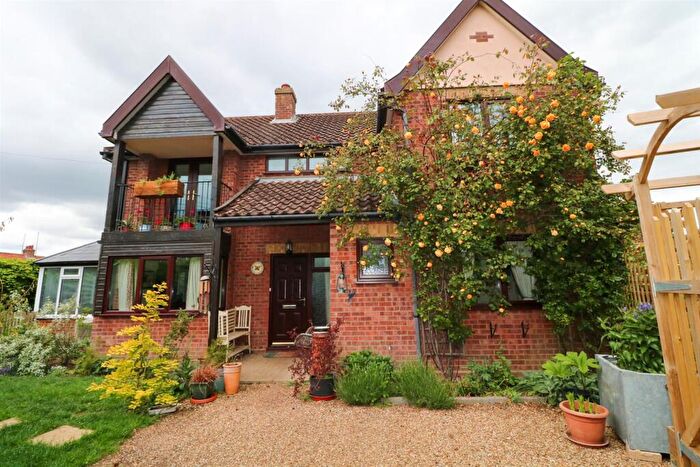 3 Bedroom Detached House For Sale In Kelsale, Suffolk, IP17