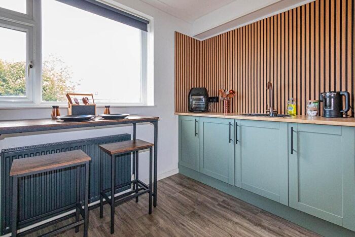 Studio To Rent In Victoria Park, Kingswood, Bristol, BS15