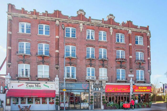 3 Bedroom Flat To Rent In King Street, London, W6