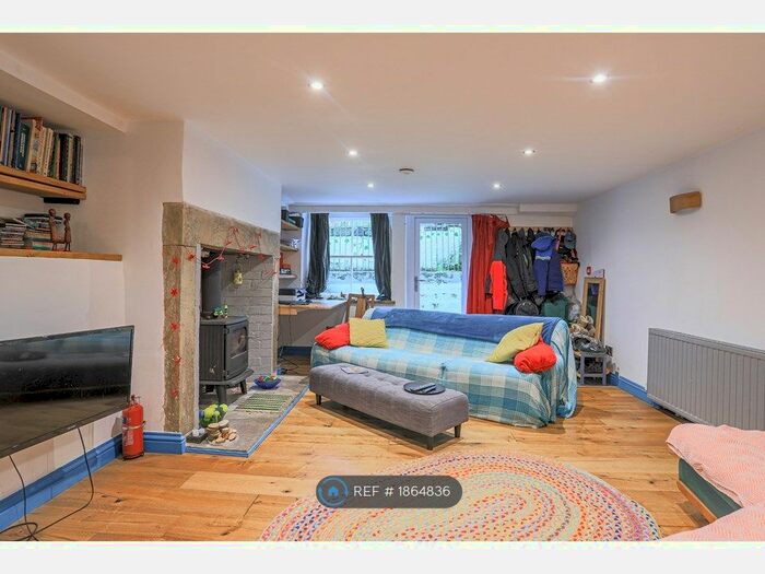 2 Bedroom Flat To Rent In Belle Vue, Ilkley, LS29