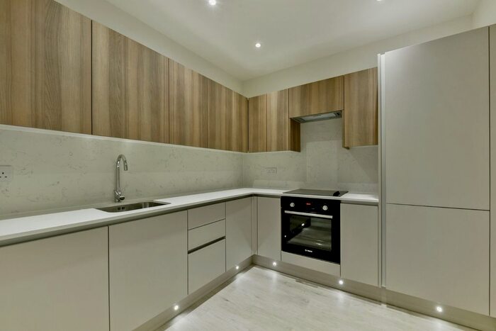 1 Bedroom Flat To Rent In Chapel Street, Marlow, Buckinghamshire, SL7