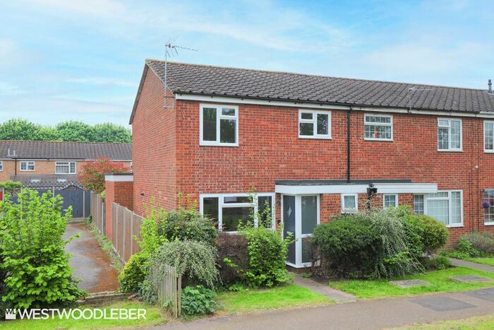 3 Bedroom End Of Terrace House To Rent In Silverfield, Broxbourne, EN10
