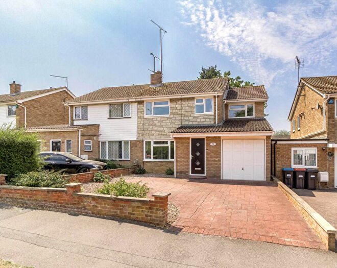 4 Bedroom Semi-Detached House For Sale In Whalley Drive, Bletchley, MK3