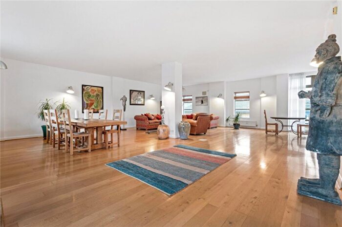 2 Bedroom Apartment For Sale In Chilton Street, London, E2