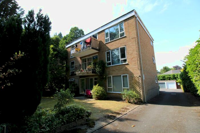 2 Bedroom Flat To Rent In Brunstead Road, Westbourne, Bournemouth, BH12