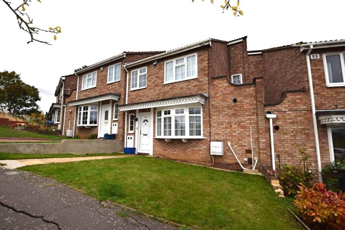 3 Bedroom Terraced House To Rent In Limes Avenue, Chigwell, IG7