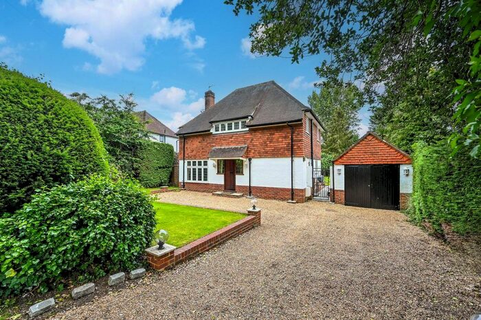 3 Bedroom Detached House To Rent In Farm Lane, The Horsleys, East Horsley, KT24