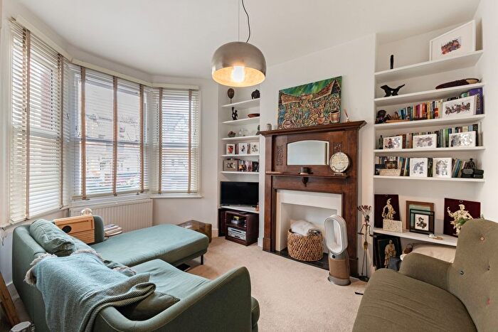 2 Bedroom Flat To Rent In Maybury Gardens, London, NW10