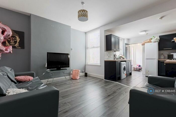 6 Bedroom Terraced House To Rent In Saxony Road, Liverpool, L7