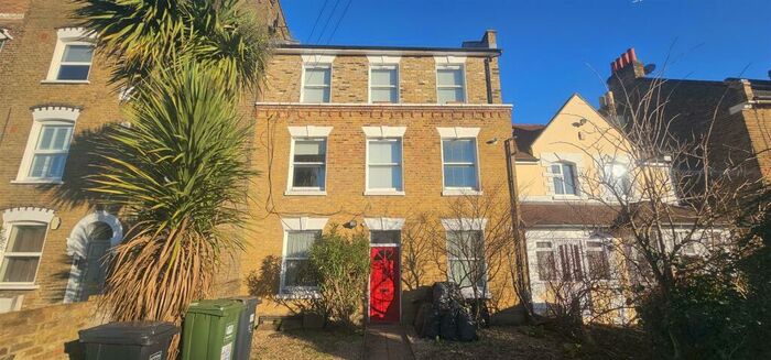 3 Bedroom Flat To Rent In Kent House Road, London, SE26