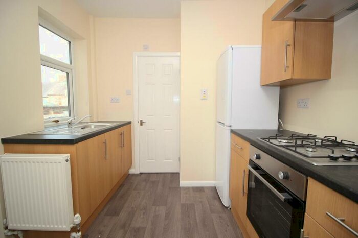 2 Bedroom Flat To Rent In Wingrove Gardens, Fenham, Newcastle Upon Tyne, NE4