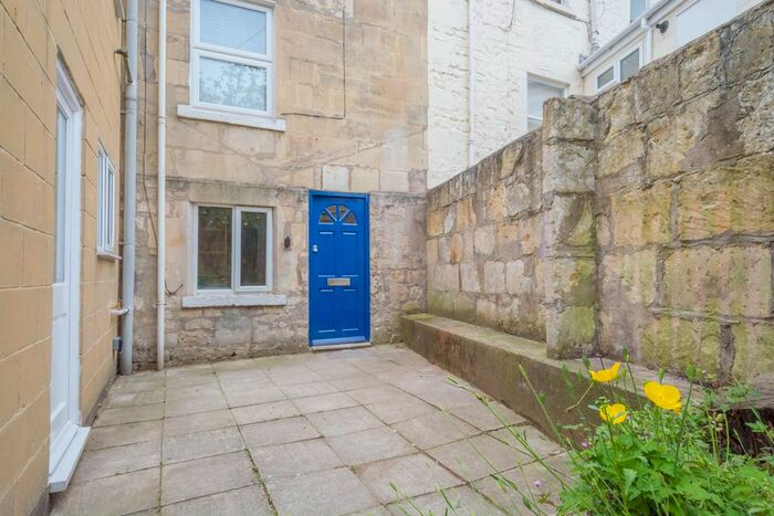 1 Bedroom Flat To Rent In Summerlays Place, Bath, BA2