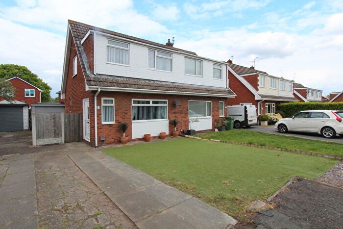 3 Bedroom Semi-Detached House For Sale In Ffordd Almer, LL12