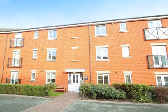 2 Bedroom Flat To Rent In Fencepiece Road, Ilford, IG6