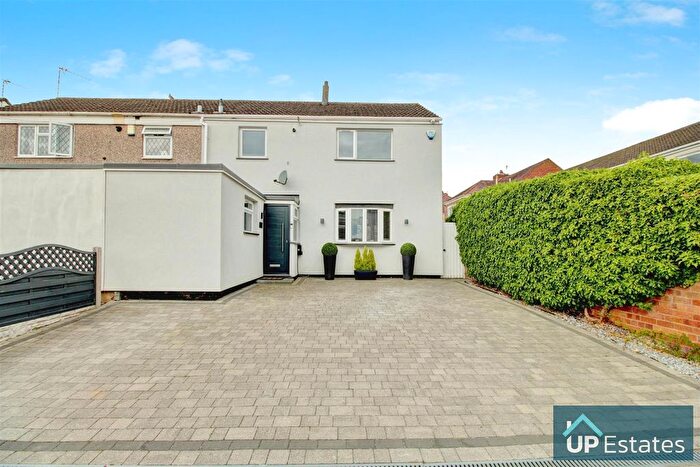 3 Bedroom Semi-Detached House For Sale In Whitburn Road, Bedworth, CV12
