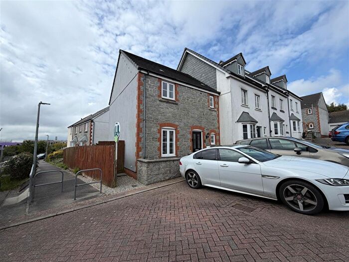 3 Bedroom End Of Terrace House To Rent In Keay Heights, St. Austell, PL25