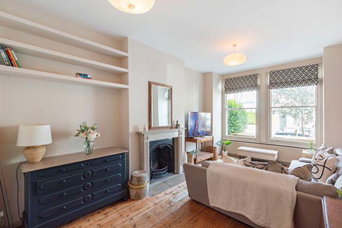 2 Bedroom Flat For Sale In Burrard Road, London, NW6