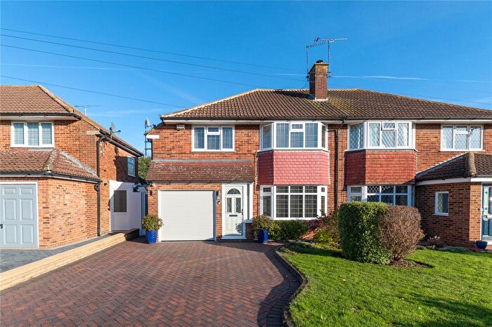 3 Bedroom Semi-Detached House For Sale In Mountgrace Road, Luton, Bedfordshire, LU2