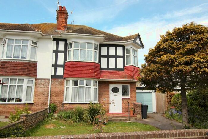 1 Bedroom Flat To Rent In Seamill Park Crescent, Worthing, West Sussex, BN11