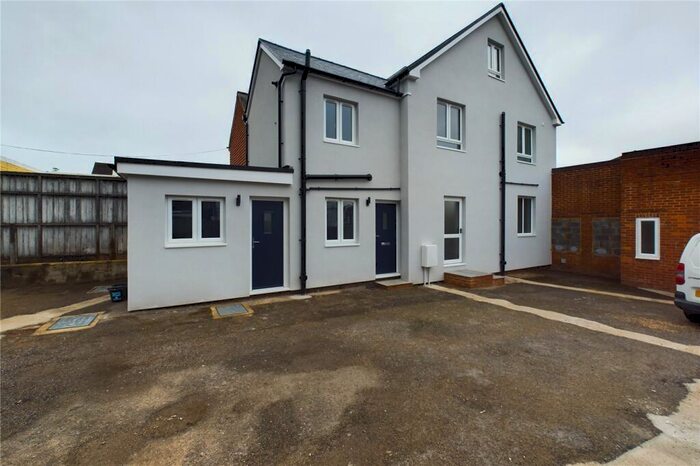 2 Bedroom House To Rent In Railway Approach, East Grinstead, West Sussex, RH19