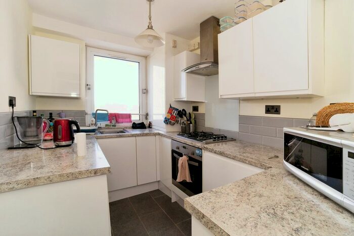 2 Bedroom Flat To Rent In Mace Street, Bethnal Green, E2