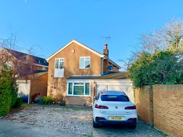 Houses for sale & to rent in RG10 0AN, Hurst Road, Twyford Reading