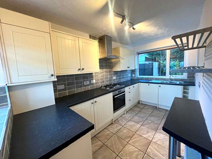 2 Bedroom End Of Terrace House To Rent In Brookfield Avenue, Bredbury, SK6