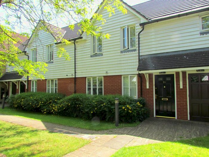 3 Bedroom Maisonette To Rent In St James Gardens, Little Heath, Romford, RM6