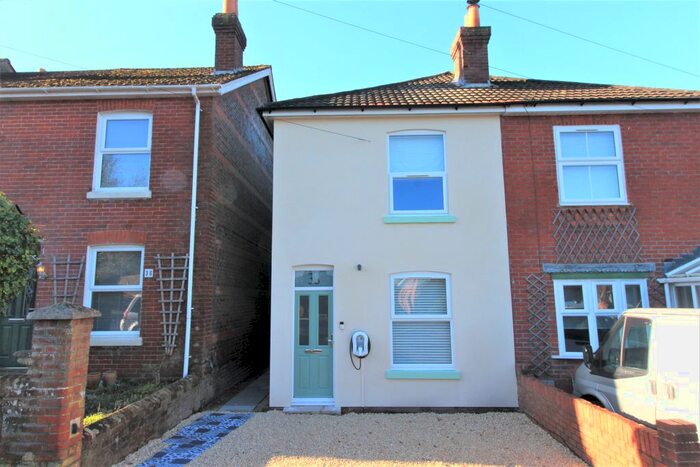 2 Bedroom Semi-Detached House To Rent In North Hill, Fareham, PO16