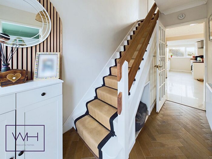 5 Bedroom Semi-Detached House For Sale In Breydon Avenue, Cusworth, Doncaster, DN5
