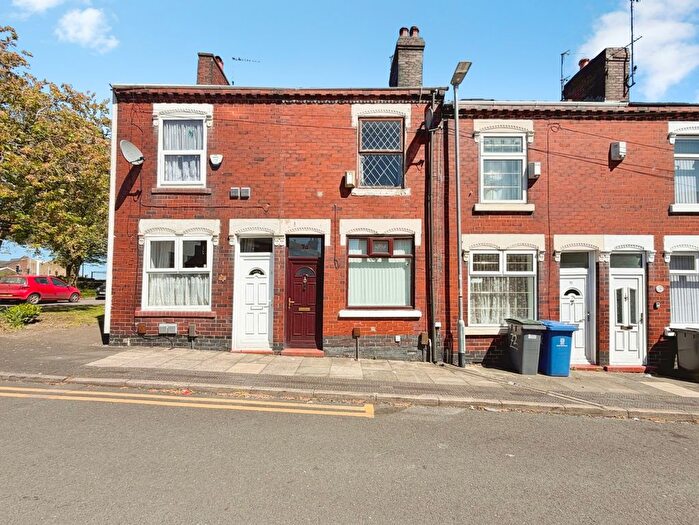 3 Bedroom Terraced House For Sale In Derwent Street, Stoke-On-Trent, Staffordshire, ST1